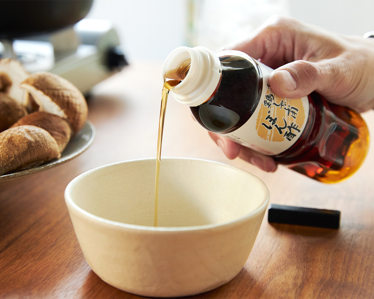 だしが残ったら、うどんのスープやだし巻き玉子、茶碗蒸しにもぜひ使ってください。濁りのない、透き通った「鶏しゃぶポン酢」のおいしさも特筆ポイント。飲めるポン酢&特製だし付き「名古屋コーチンしゃぶしゃぶセット(もも肉・むね肉)」|錦爽(きんそう)|丸トポートリー食品