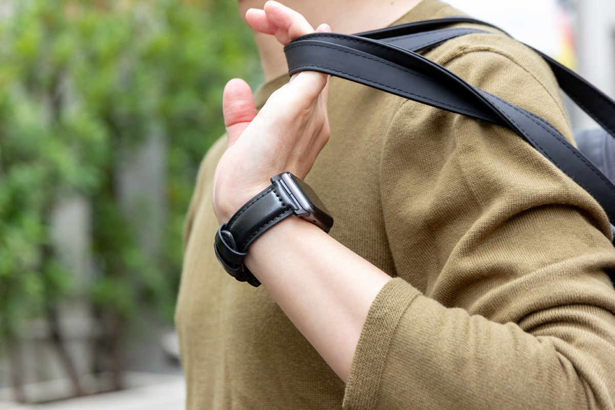 ケアもカンタン。米国最高峰のタンナーが、6ヶ月かけて仕上げた希少革「シェルコードバン」のApple Watchバンド| NOMAD