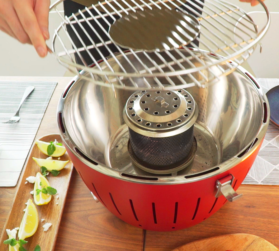 食洗機OKで、お手入れがラク。煙が少ない火力調節ファン付きロースターで、大人の気楽なBBQができる「炭火焼グリル」(コンパクト・軽い、ミニ、スモールサイズ)|Lotus Grill
