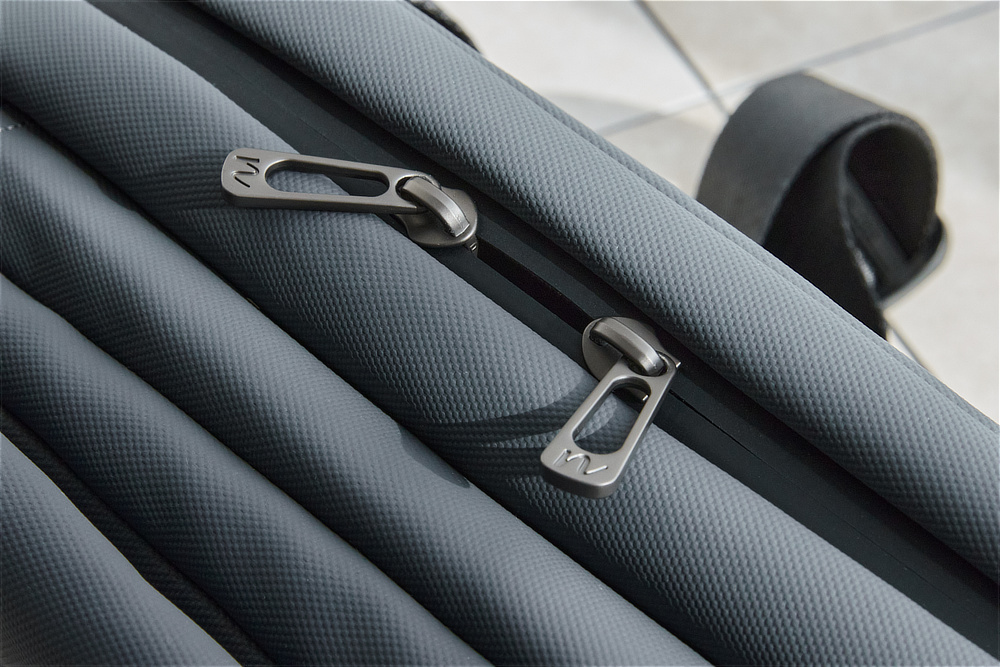 11ヶ所の収納ポイントで取り出しやすさを設計した、「防水アクティブボディバッグ」｜QUICKPACK TRASPO 9