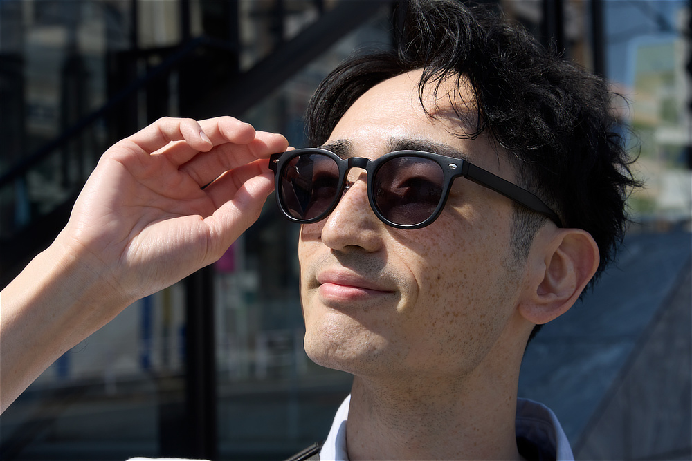 偏光・調光・UV99.9％カットの「おしゃれグラス」｜東海光学