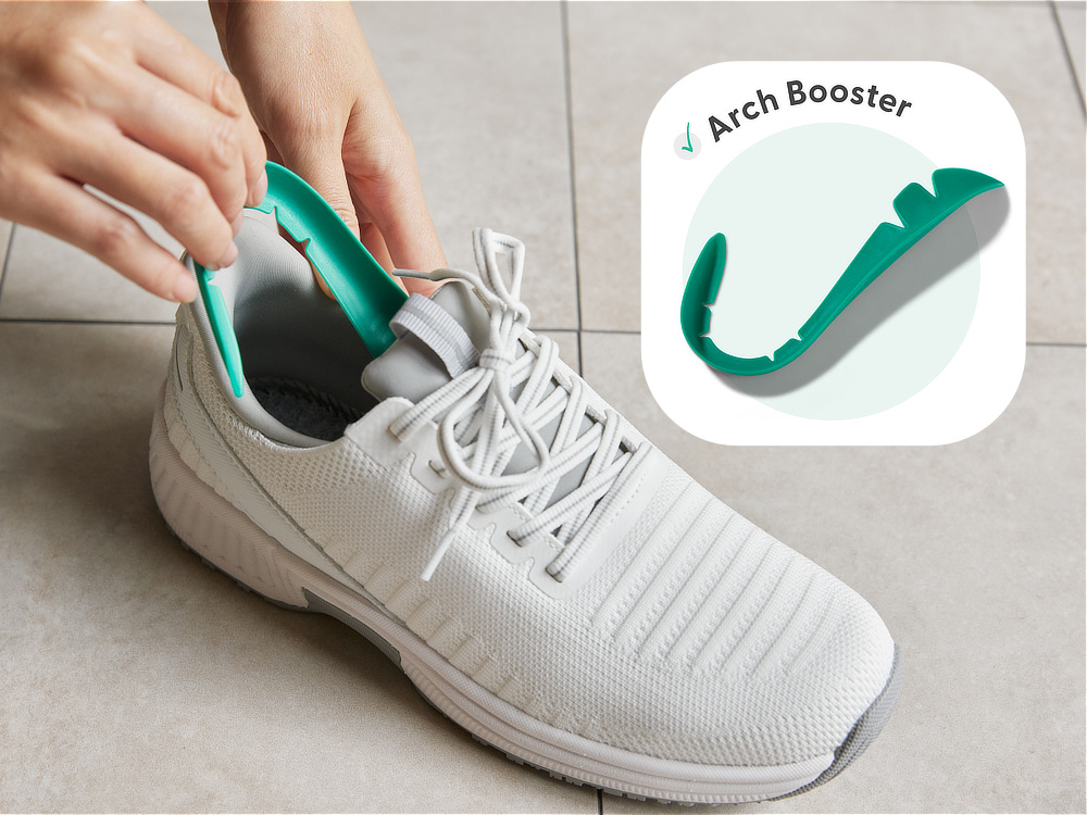 土踏まずのサポートを強化し、かかとと足の指の付け根への負荷を軽減する「アーチブースター」｜スッと履けて、すっぽりフィットする「コンフォートスニーカー」｜Orthofeet（オーソフィート）