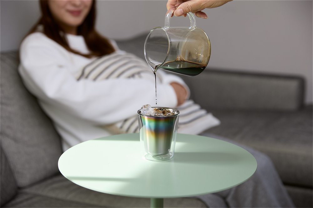 ビールの輝き、泡、香りにうっとりする「ビールグラス」|オーロラの光彩にまろやかな味わいになる『PROGRESS(プログレス)』の純チタンコーティンググラス(日本製・メイドインジャパン)