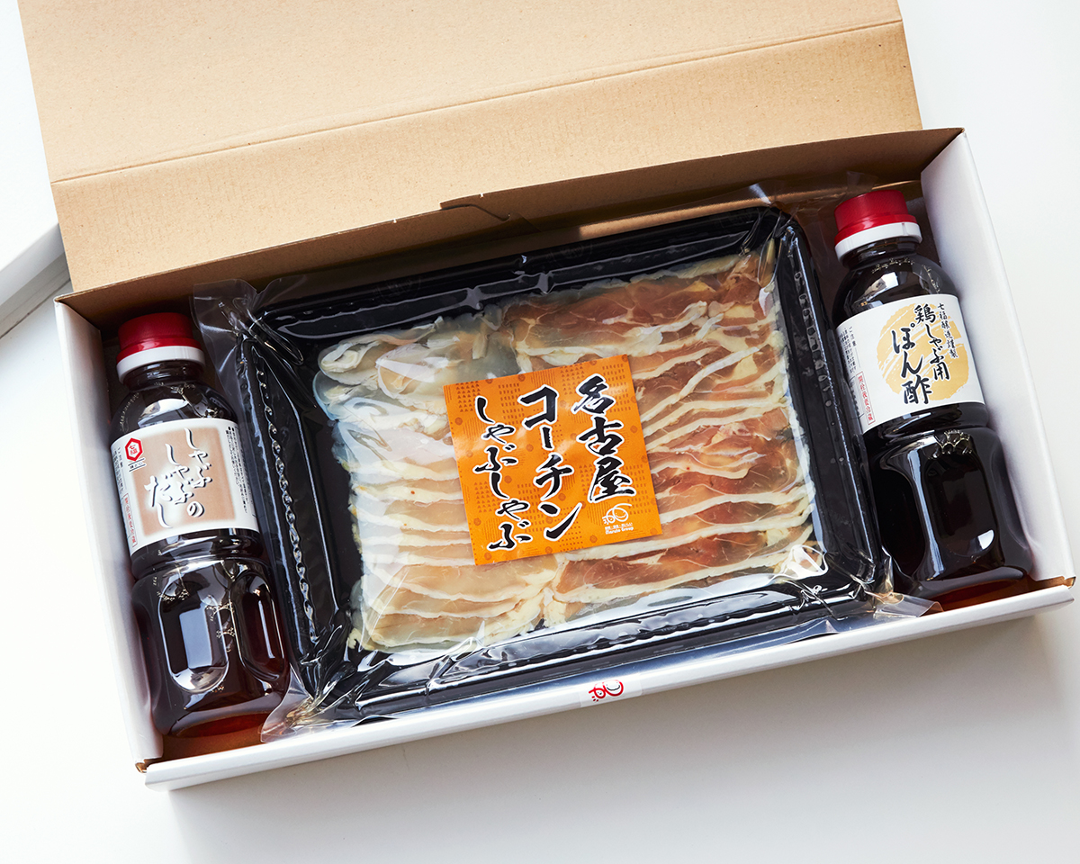 引き締まった弾力のある肉質に、繊細なうま味と深いコクが特徴の錦爽(きんそう)名古屋コーチン。飲めるポン酢&特製だし付き「名古屋コーチンしゃぶしゃぶセット(もも肉・むね肉)」|錦爽(きんそう)|丸トポートリー食品
