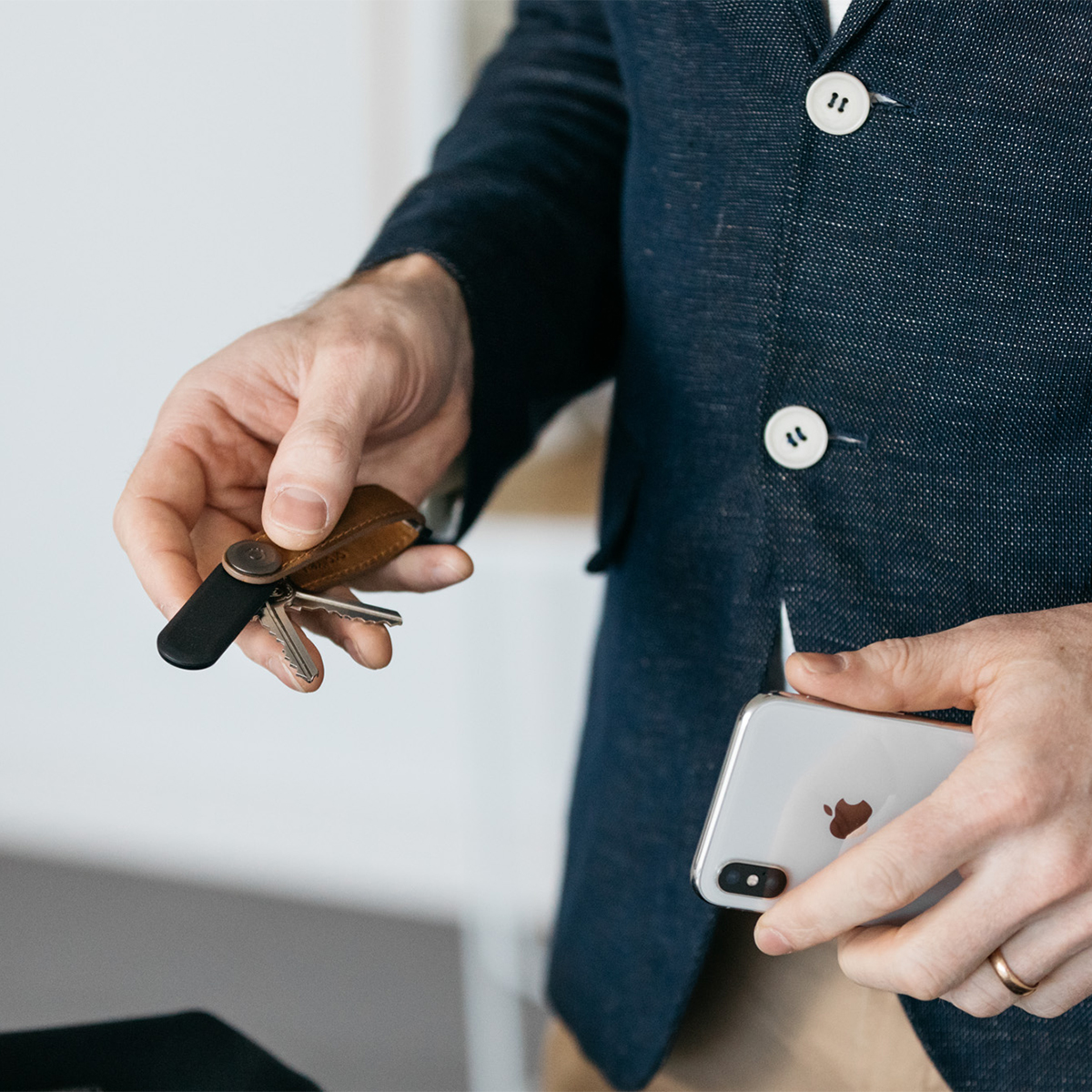 鍵からスマホを探すこともできる。鍵もスマホも、すぐ見つかる!「探す」がなくなるキーホルダー|Orbitkey×Chipoloトラッカー