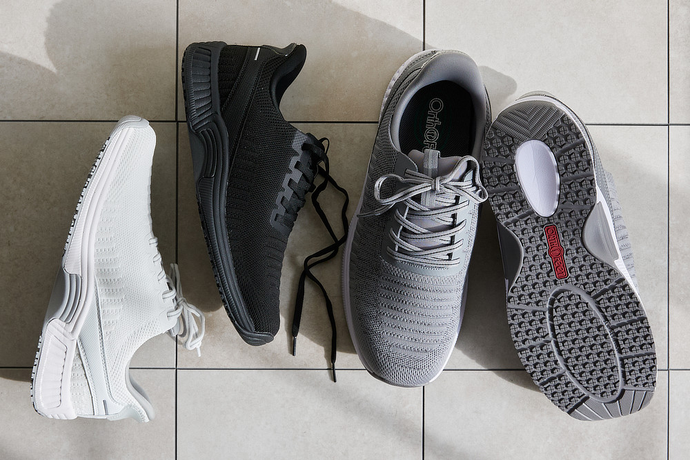 「ハンズフリーで履ける」と「フィット感が高い」が両方叶ったシューズ（靴）。｜スッと履けて、すっぽりフィットする「コンフォートスニーカー」｜Orthofeet（オーソフィート）