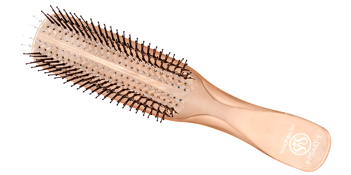 376本のピンから生まれる「爽快感」。スカルプブラシ(育毛ブラシ)|SCALP BRUSH(スカルプブラシ)