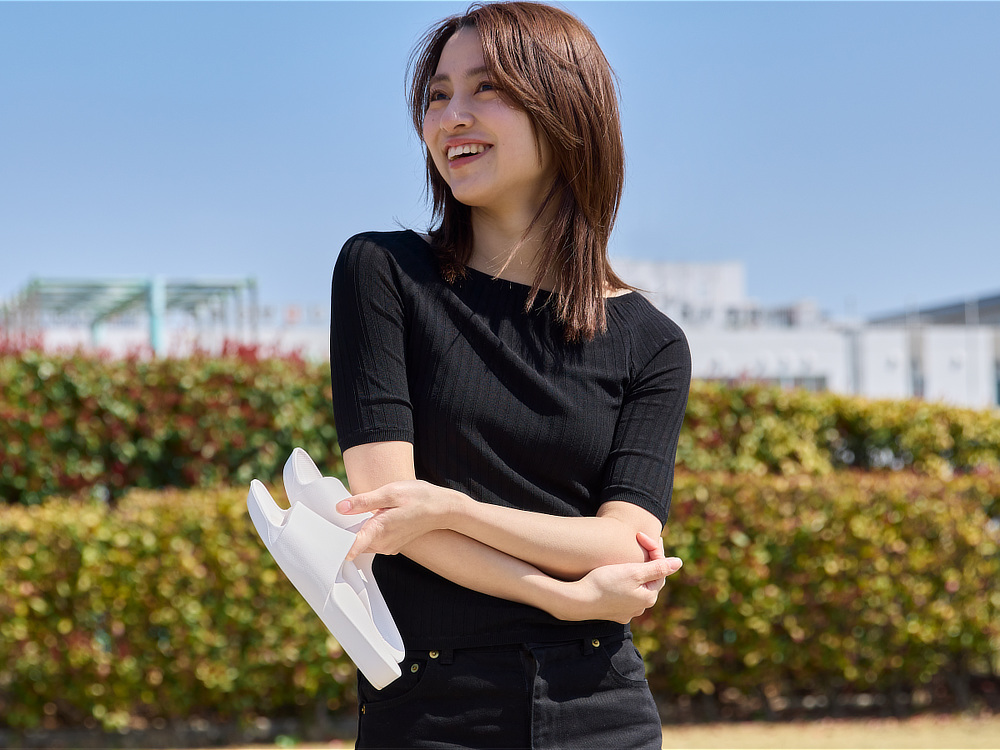 《スライドタイプ》理学療法士が開発、世界600万人の足を支える「アーチサポートサンダル」｜Archies（アーチーズ）