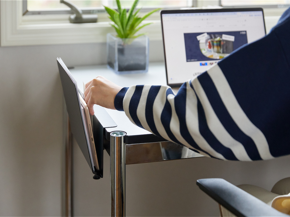 スペースと思考を拡張する、デスクポケット収納ポケット「SPACE CREATOR（スペース クリエーター）」｜STUDIO PINEAPPLE