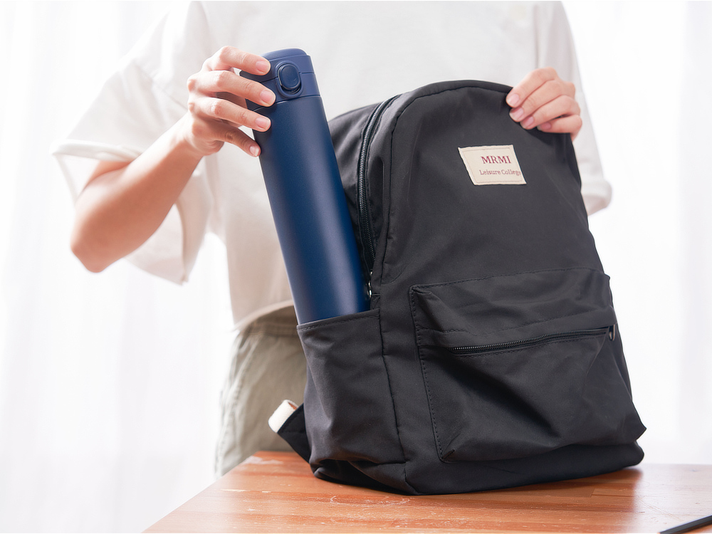 《ワンプッシュ／600ml》 スポドリOK、金属臭・ニオイ移りなし、チタンセラミックコーティング・ボトル｜WOKY（ワーキー）