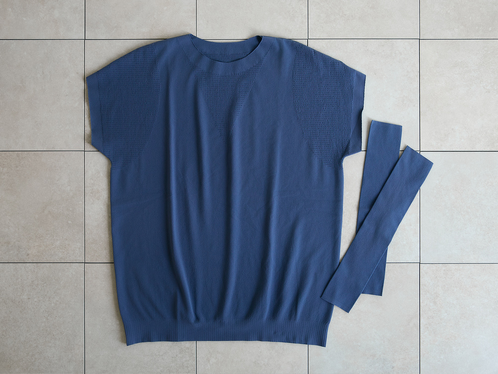 《Tシャツ＋アームカバー》UPF50+、縫い目なしで動きやすい「サラリ T」｜Salari