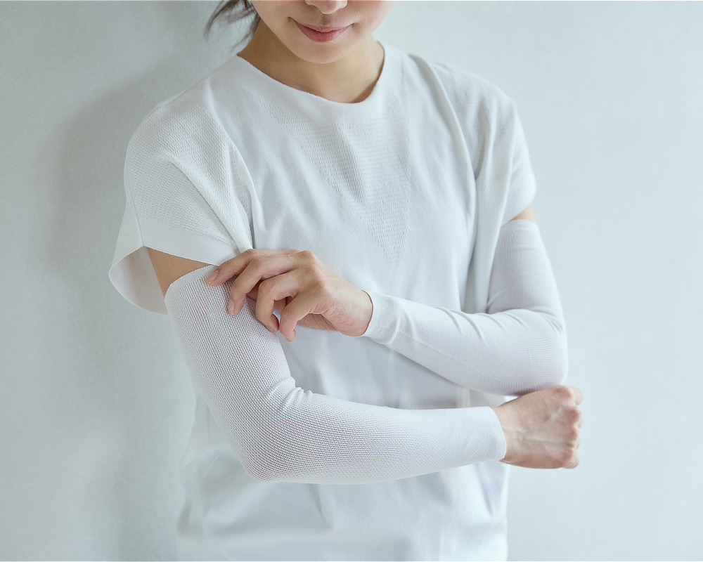 《Tシャツ＋アームカバー》UPF50+、縫い目なしで動きやすい「サラリ T」｜Salari