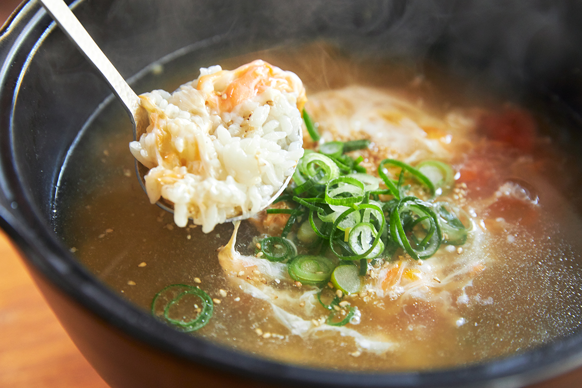 鶏だしラーメンは細麺で。生麺がなければ、即席麺でもバツグンにおいしいです。うどんやきしめんも、言うまでもなく好相性。飲めるポン酢&特製だし付き「名古屋コーチンしゃぶしゃぶセット(もも肉・むね肉)」|錦爽(きんそう)|丸トポートリー食品