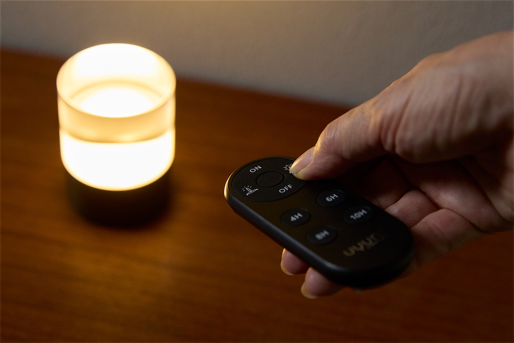 火を使わない、キャンドルのくつろぎ。UYUNI LIGHTING専用リモコン