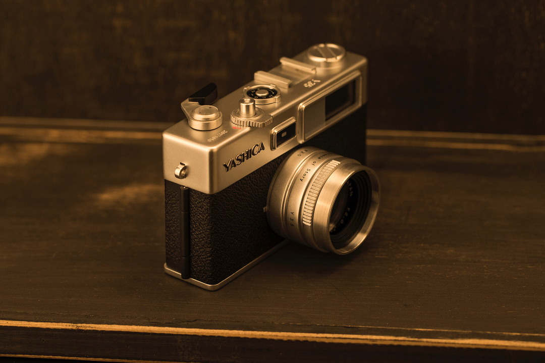「どんなふうに撮れているか」ワクワクして、心から写真が楽しみになるトイデジカメ|YASHICA
