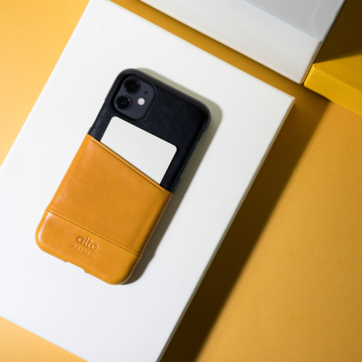 革作りから完成まで職人の手仕事にこだわったiPhoneケース|Alto