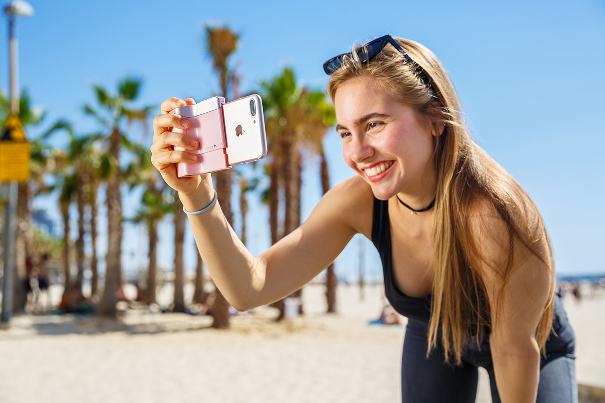綺麗な写真を撮りながら、写真の楽しさが学べるカメラグリップ(iPhone全機種対応) | PICTAR