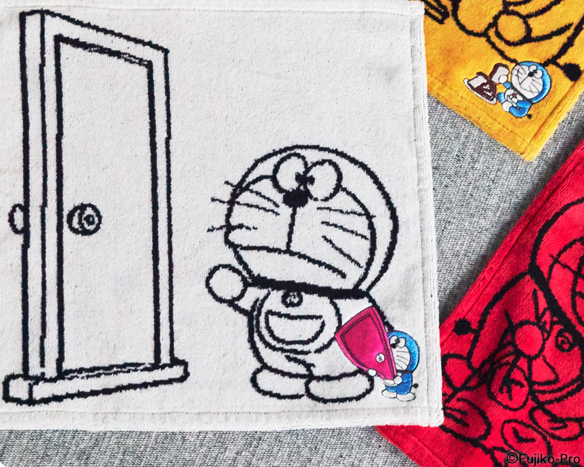 手描きのタッチを活かした、温かみある「ドラえもん」と「のび太」、ワクワクする「ひみつ道具」に、心がほっこり。ドラえもんのハンカチタオル|WARP-DORAEMON