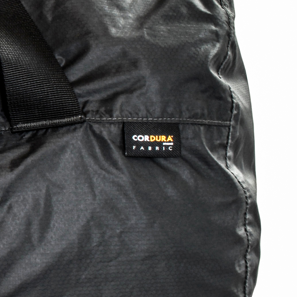 破れなどの劣化が起こりにくい。軽くて強靭なパラシュートと同じ素材「30D Cordura」のボストンバッグ|Matador transit30 2.0