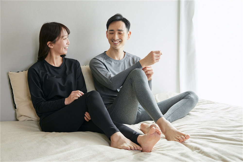 《一般医療機器  血行促進・疲労回復ウエア》 テラヘルツ鉱石粉末を特殊プリントした「FLOW WEAR」｜遠赤技研