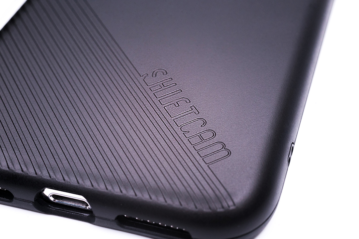 撮影時のグリップ力も高まる人間工学に基づいたレンズ一体型のiPhoneケース!6種類のレンズ+広角プロレンズのトラベルセット | ShiftCam 2.0