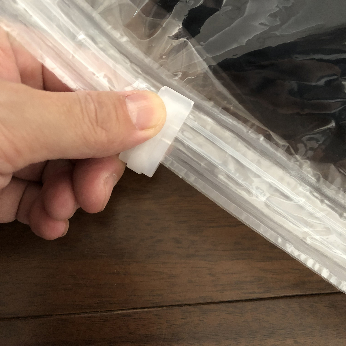 2.ハンガーごと収納OK、シワ・型崩れ知らずの衣類圧縮バッグ|vacuum seal hanging bag