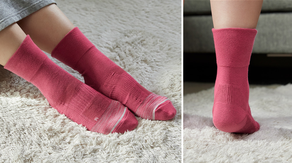 足が靴下の中でズレることのないよう、しっかりホールドして、歩き方のねじれを補正します。|長時間履いても疲れにくい靴下。土踏まずを下支えして、足底筋をサポートするECONOLEG(エコノレッグ)の「疲れしらずのくつした®」