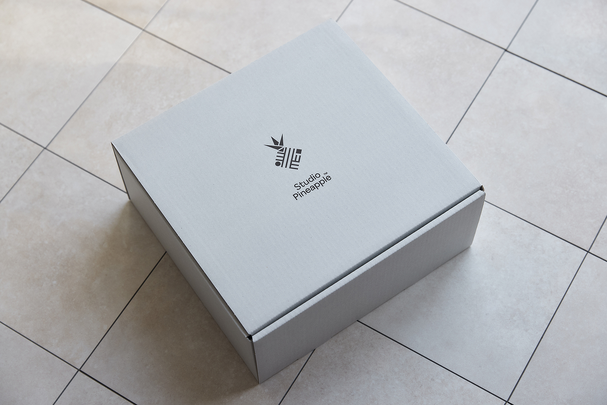 スペースと思考を拡張する、デスクポケット収納ポケット「SPACE CREATOR（スペース クリエーター）」｜STUDIO PINEAPPLE