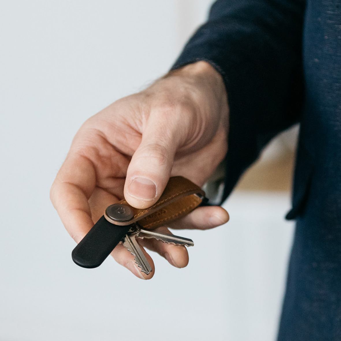 音で、ありかを教えてくれる。鍵もスマホも、すぐ見つかる!「探す」がなくなるキーホルダー|Orbitkey×Chipoloトラッカー