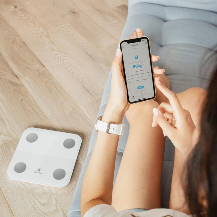 NOERDENで活動データを、MINIMIで体データをアプリで一緒に管理できる。乗るだけでスマホアプリに体重を自動で記録、楽しく続けられる「スマート体重計」|MINIMI(ミニミ)