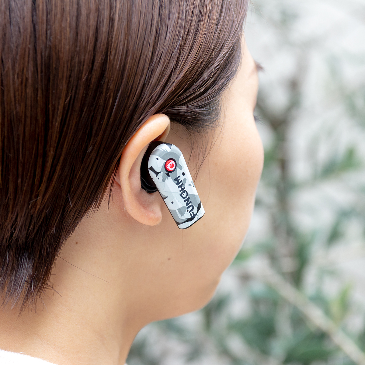 男性でも女性でも快適にフィット。新発想!耳から落ちない、音が途切れない、20時間再生OKのワイヤレスイヤホン|FUNOHM