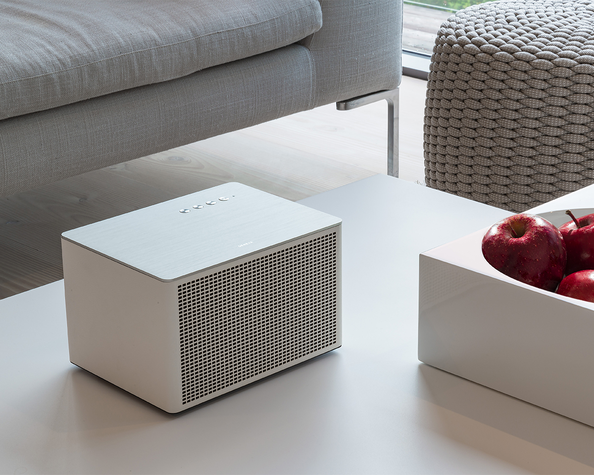 たった1台でサラウンドシステムを実現できる、全方位に音が広がるHi-Fi オーディオ《Acustica Lounge》|GENEVA
