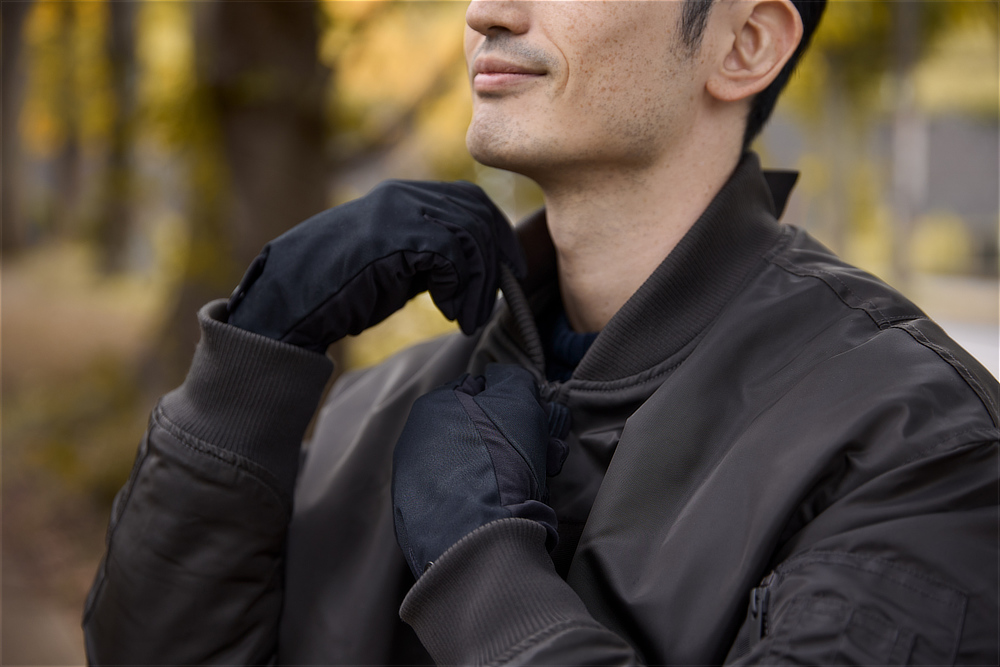 高機能素材“VENTILE（ベンタイル）でありながら、素材は綿100％。落ち着いたマットな質感は、スーツにもデニムにも似合う「classic tech（クラシック テック）」｜手袋の町東かがわ市で生まれた選りすぐりの手袋・グローブ「tet.（テト）」