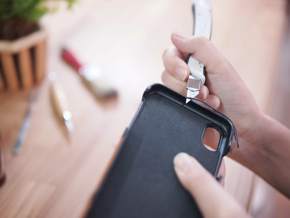 イタリアでなめされた革を台湾の工房で熟練した革職人によりケースに仕上げられたiPhoneケース|Alto