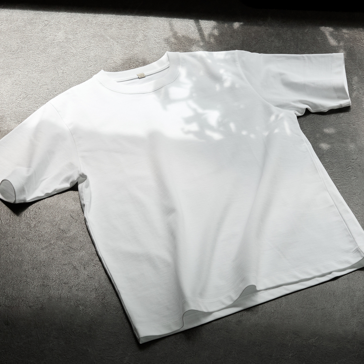 大人がたどり着いた「白Tシャツ」再入荷しました！