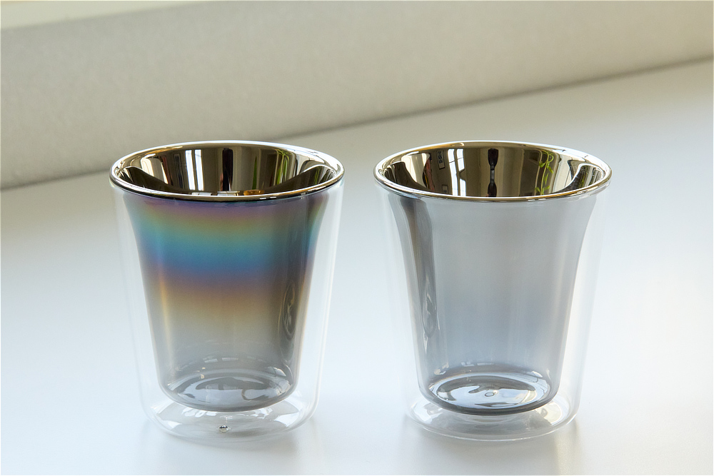 半透明になっているのでグラスの中が透けて見える|オーロラの光彩にまろやかな味わいになる『PROGRESS(プログレス)』の純チタンコーティンググラス(日本製・メイドインジャパン)