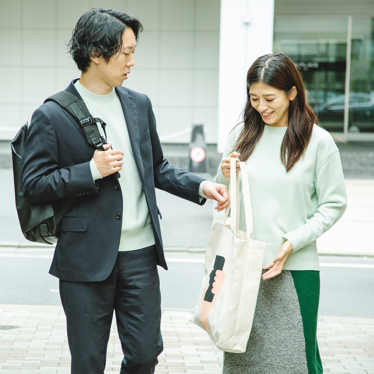 日本の高度な技術で実現、長年着られる高い品質。世代を超えて着られる上質なカシミアニット|SANYO(三陽商会)