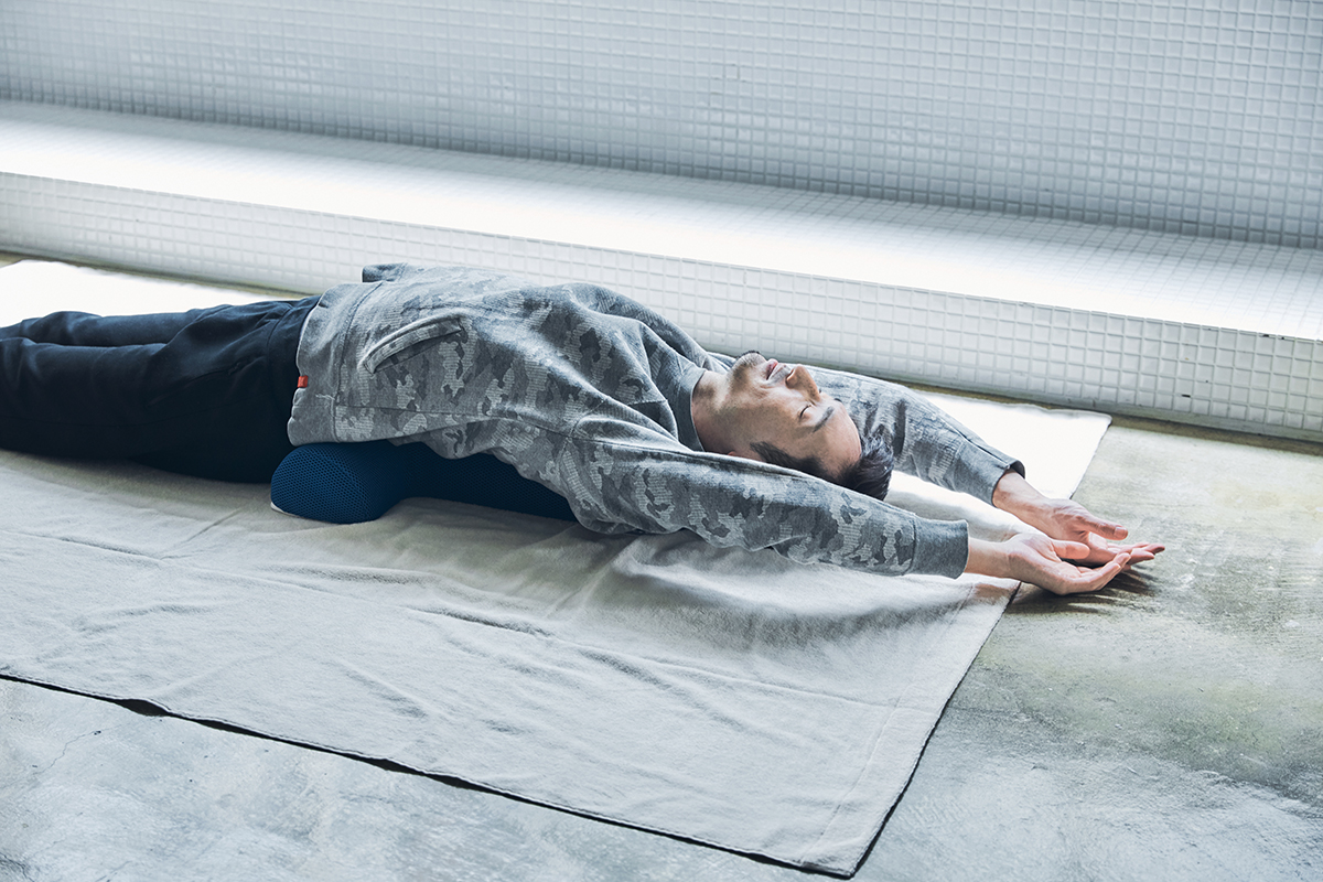予約殺到「ソリデンテ南青山」サロンの技を自宅で体感できる「ストレッチ枕」|ミオドレ式寝るだけストレッチ枕