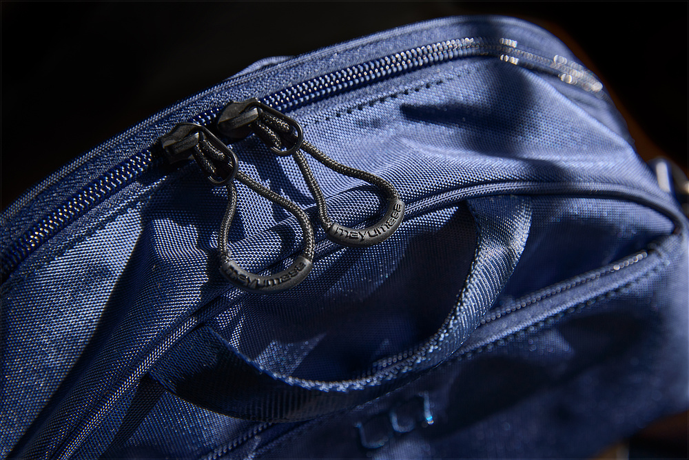 口がパカっと60°開いて、荷物が見える、出し入れスムーズな「バネパカ ショルダーバッグ」｜mayumasa