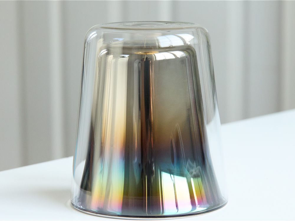 グラスの内側のさざなみのような凹凸が、ビールの泡をきめ細かくします|オーロラの光彩にまろやかな味わいになる『PROGRESS(プログレス)』の純チタンコーティンググラス(日本製・メイドインジャパン)