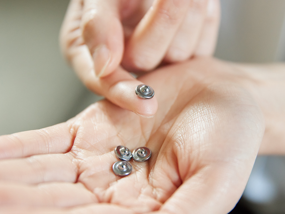 《一般医療機器  血行促進・疲労回復ウエア》 テラヘルツ鉱石粉末を特殊プリントした「FLOW WEAR」｜遠赤技研