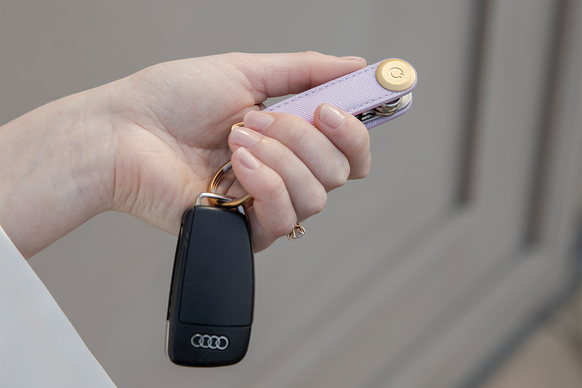 電子キーもCHIPOLOもスマートに付けられるスライド式リング|Orbitkey Ring silver
