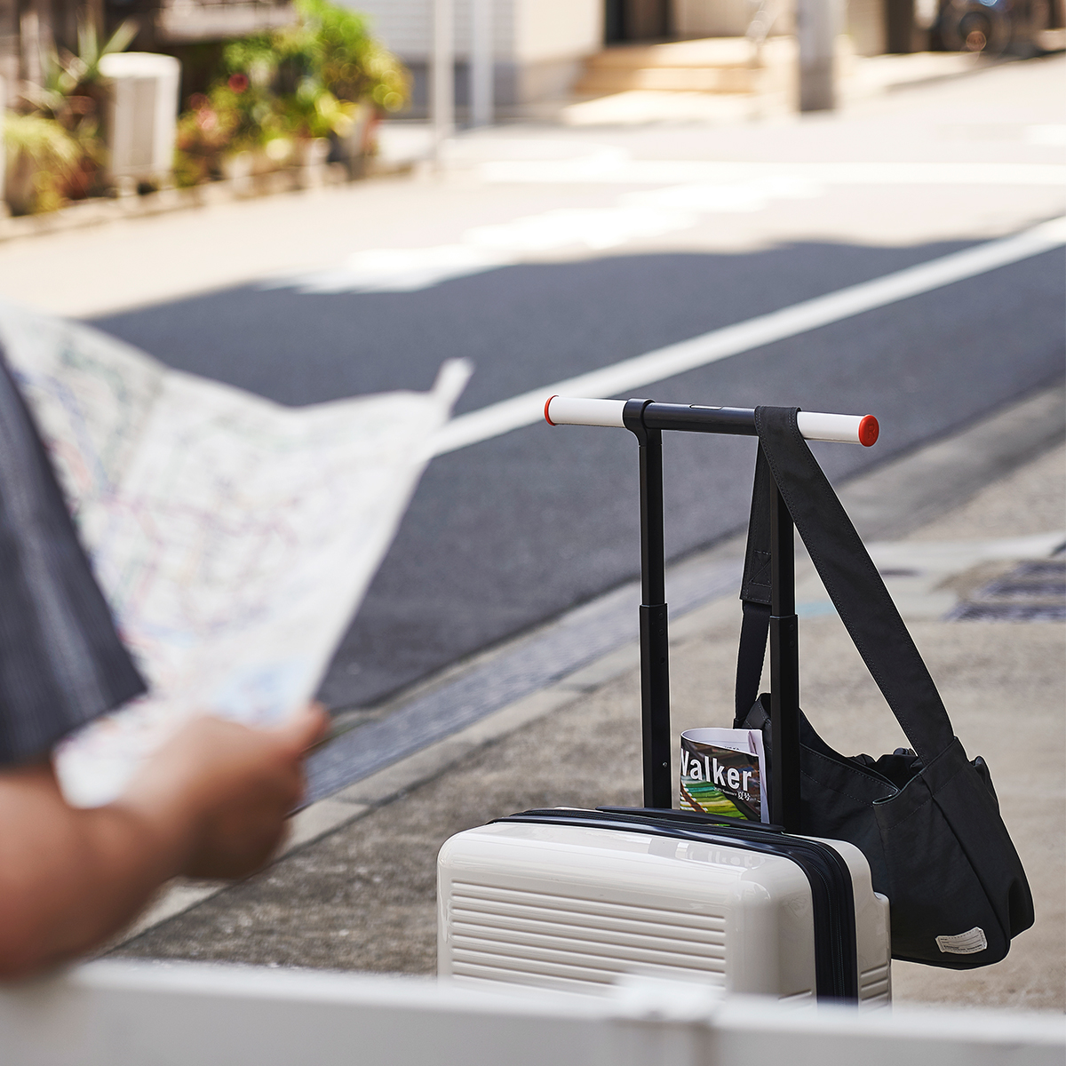 大小ふたつのサイズを「入れ子収納」できる、機内持ち込み用(37L)&長期旅行用(72L)スーツケースセット| RAWROW | R TRUNK LITE