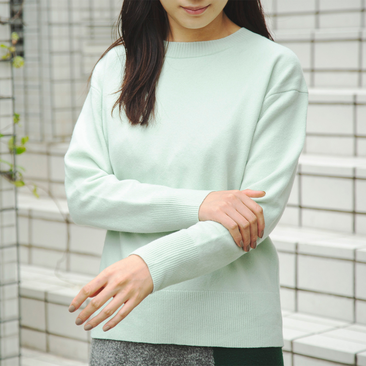 素肌に着たくなるほど、気持ちのよい着心地。極細カシミヤ100%、厚み豊かな上質なカシミアニット|SANYO(三陽商会)