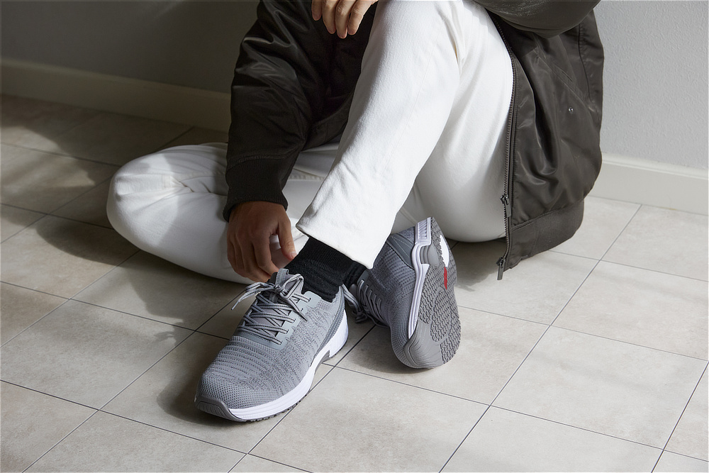 「サイズ・形状・素材が足に合っている」「靴の中で足がしっかり固定される」「足のクセを補正できる」「土踏まずをサポートする」を満たすシューズ・スニーカー・靴｜Orthofeet（オーソフィート）