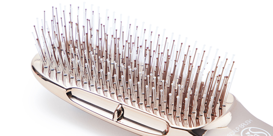 誰でもカンタンに、心地よい頭皮ケアができる『SCALP BRUSH』のピンの構造は、特許を取得。スカルプブラシ(育毛ブラシ)|SCALP BRUSH(スカルプブラシ)