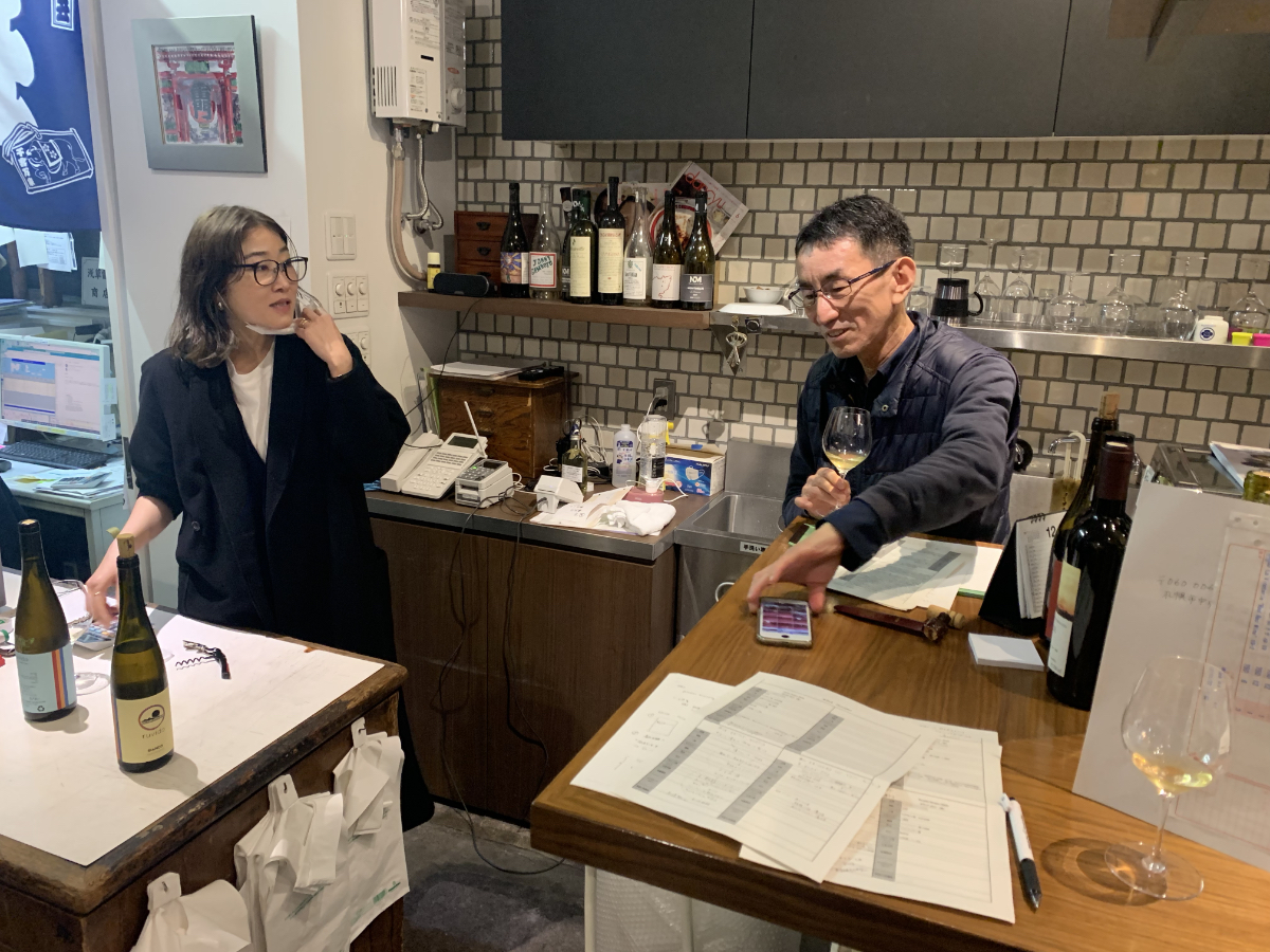 ナチュラルワインの魅力を教えてくれた相模屋の恩田社長と藤田さん|ナチュラルワイン、ナチュールワイン、自然派ワイン『Ruvido(ルヴィド)』4本セット