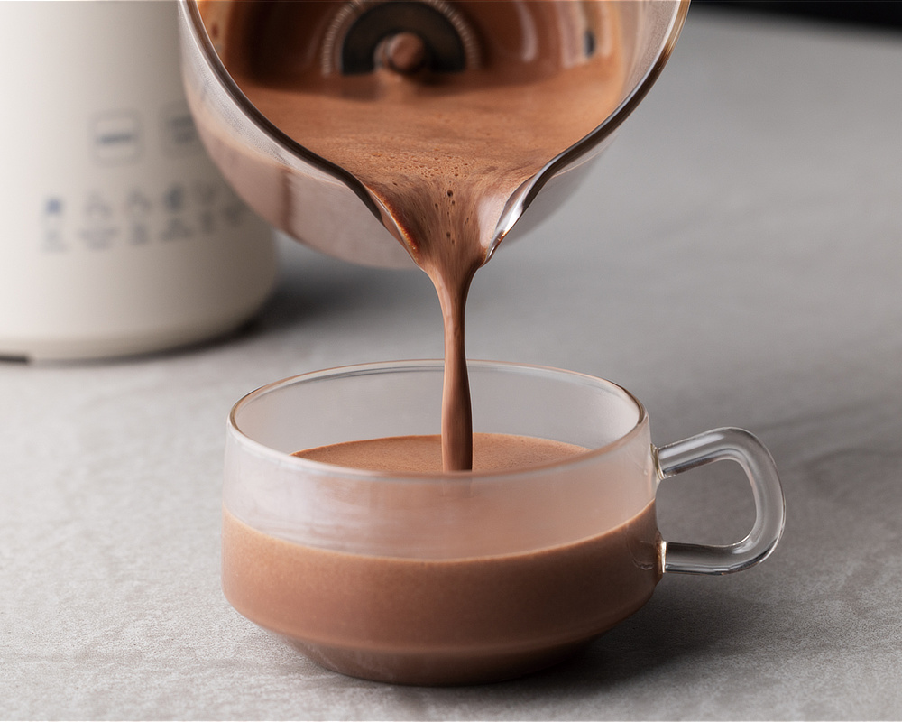 朝１杯の、飲むハイカカオ習慣を。毎日のポリフェノールをホットチョコレートで｜Hot Choco & Milk Foamer（ホットチョコ＆ミルクフォーマー）