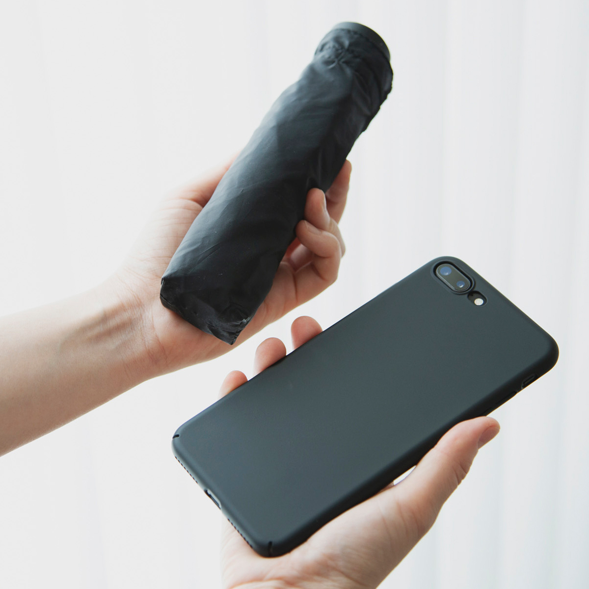 iPhone XSより軽く、小さい、世界最小級の5段式折りたたみ傘「マイクロ傘」|スギタ