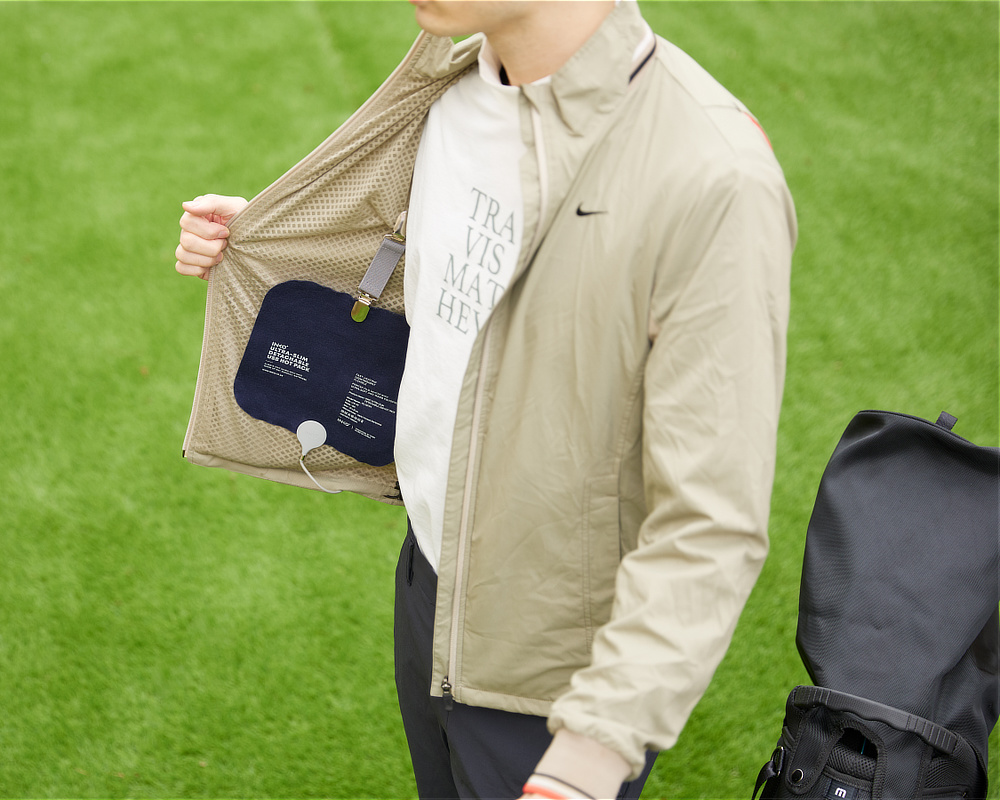 Image: https://1fl0kyr79c.user-space.cdn.idcfcloud.net/photographes/c9aac145a94102dac38fd2a6519b07f4.jpg ブランケットと一緒に使用すれば、より発熱効果を発揮|クリップ付きで服に仕込める!銀ナノインクで温める特許技術の「USBウェアラブルヒーター」|INKO(インコ)